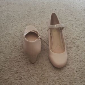 Chic Cream Heels for Effortless Elegance